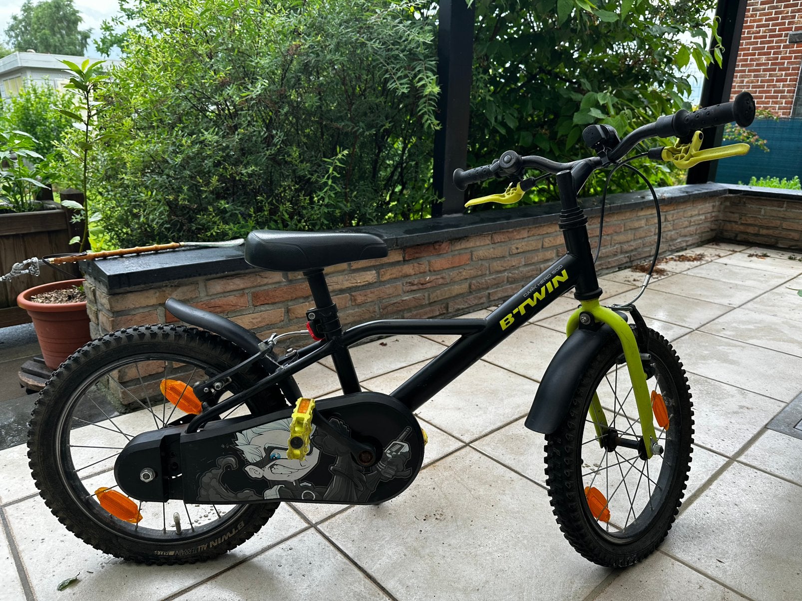 Stoere B'Twin Dark Hero 500 Kinder 16 Inch (4-6 jaar), Enlèvement, Utilisé, 16 pouces