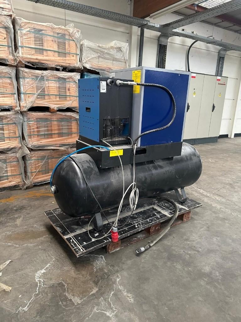 Schroefcompressor APS 7.5 BASIC COMBI DRY G2, Doe-het-zelf en Bouw, Ophalen, Gebruikt, 400 tot 800 liter/min, 6 tot 10 bar