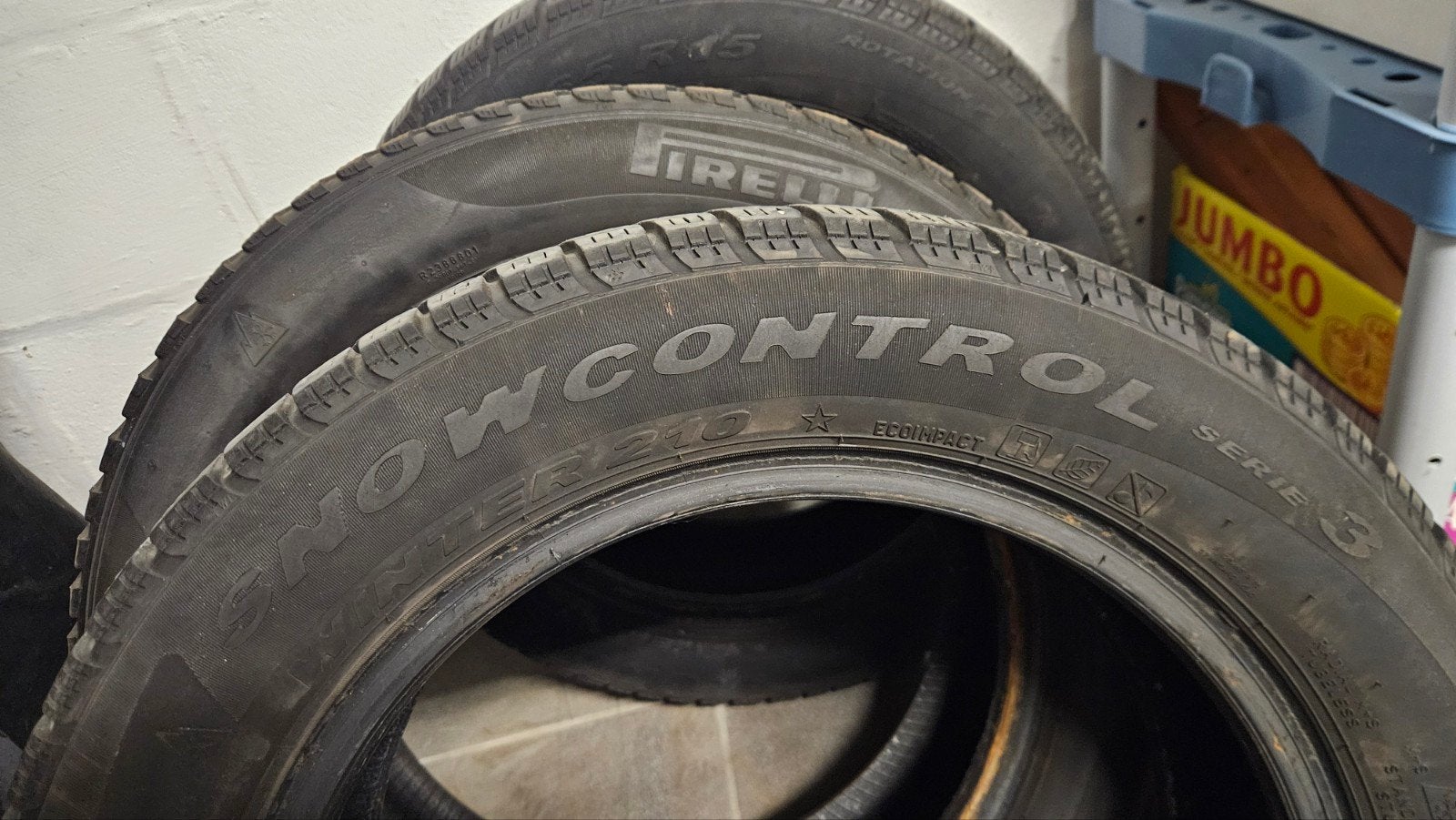 4× Pirelli winterbanden 175/65 R15, Auto-onderdelen, Banden en Velgen, Ophalen, Winterbanden