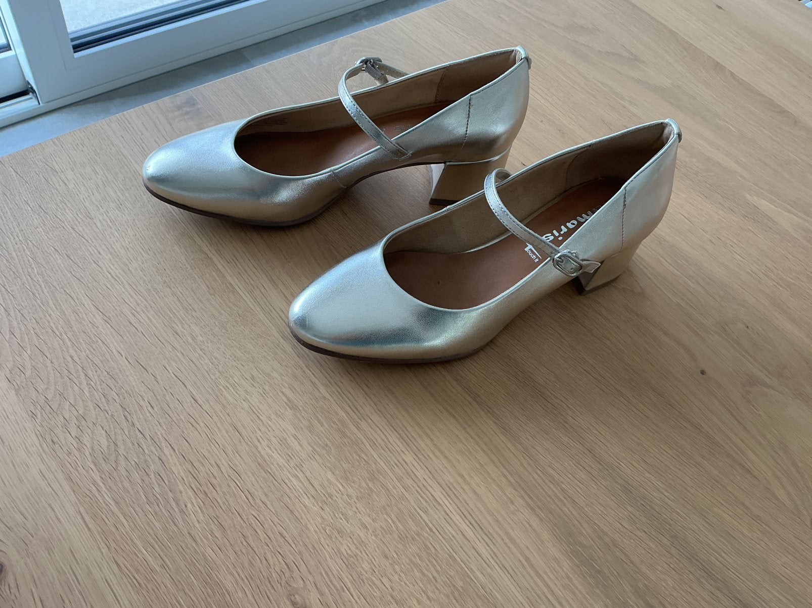 Chaussures taille 39 à vendre, Autres couleurs, Comme neuf, Enlèvement, Chaussures basses