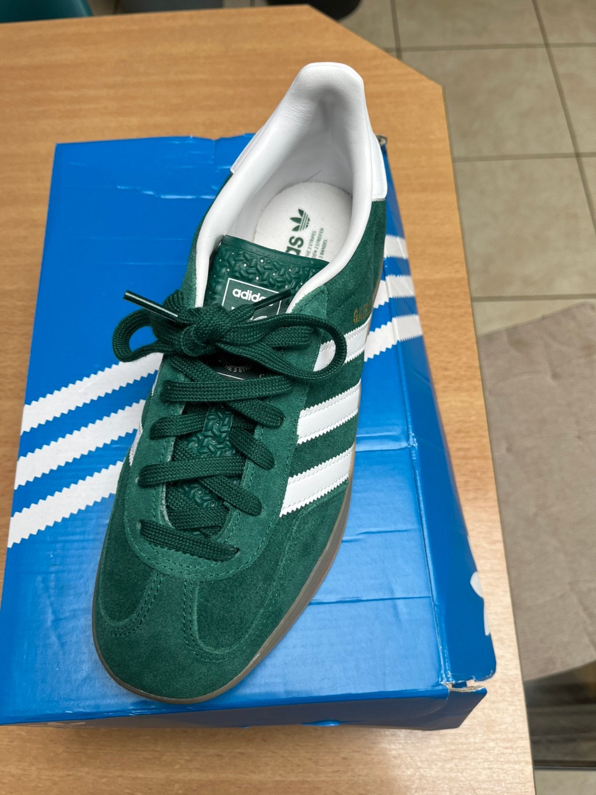 Adidas schoenen, Overige kleuren, Nieuw, Ophalen of Verzenden, Sneakers