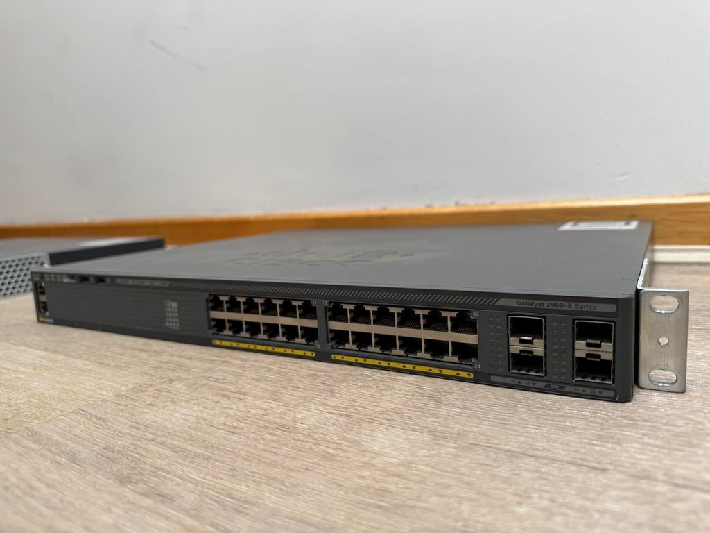 Cisco Catalyst WS-C2960X-24PS-L V02– rackmount, Ophalen, Zo goed als nieuw
