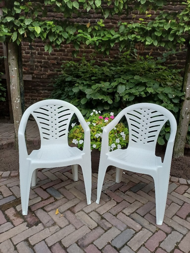 Te koop stevige kunststof stapelstoelen., Ophalen, Zo goed als nieuw, Kunststof, Stapelbaar