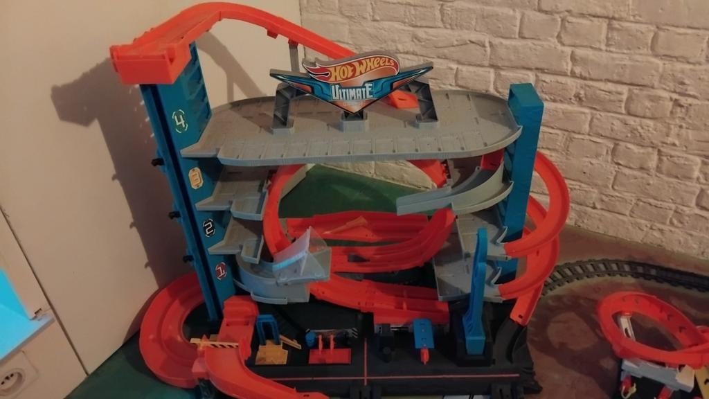 Hot wheels autobaan, Ophalen, Hot Wheels