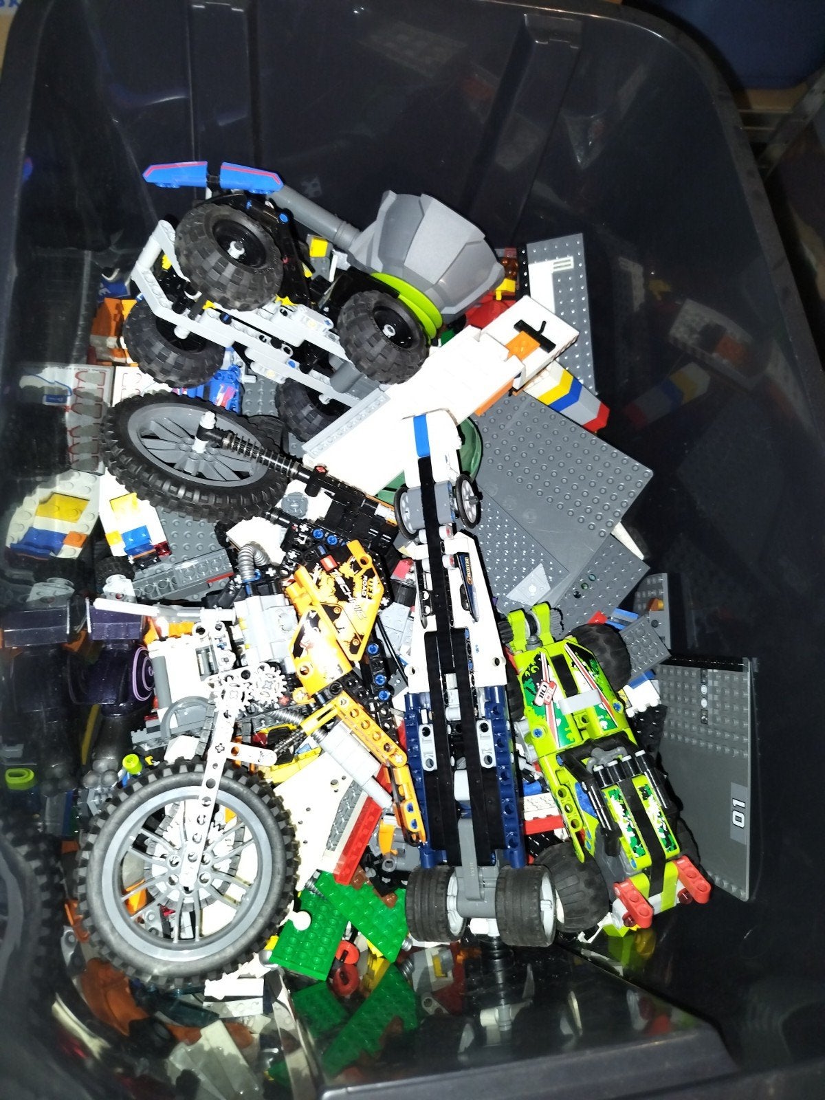 2 grote bakken Lego, Kinderen en Baby's, Speelgoed | Duplo en Lego, Ophalen of Verzenden