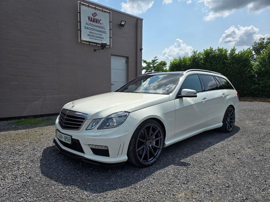 Mercedes E63 6.2 V8 AMG , Lichte vracht ! Ex-Demo Mercedes !, Auto's, Mercedes-Benz, Automaat, Euro 5, Wit, Leder