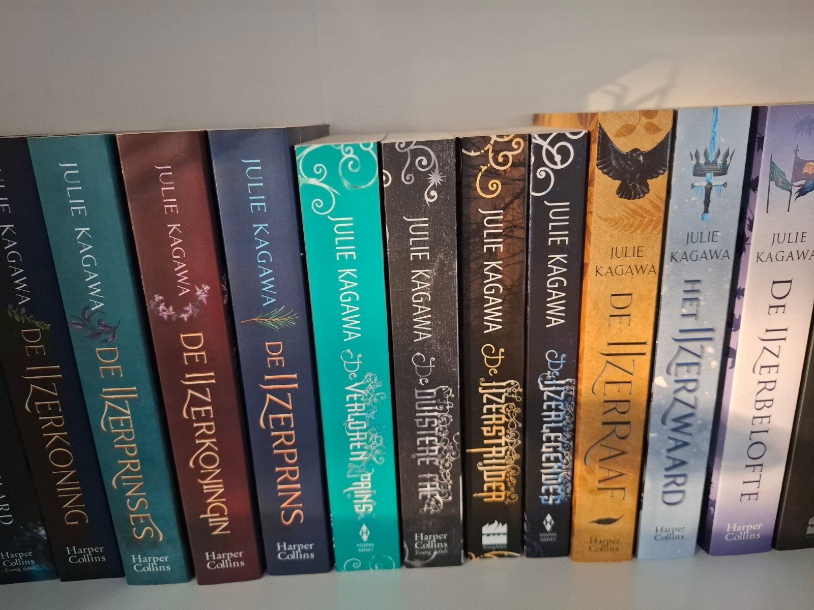 Julie Kagawa reeks 2, Boeken, Ophalen