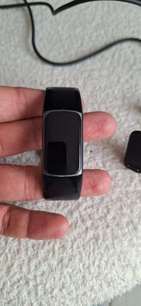 Defecte Fitbit Charge 5 + laders, Ophalen, Gebruikt, Zwart, Fitbit