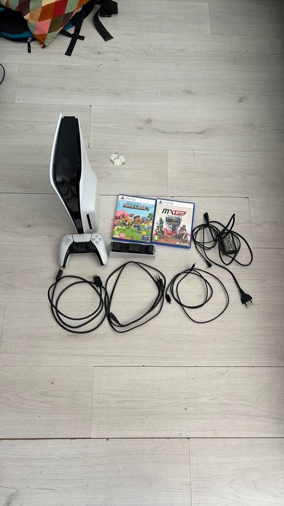 Ps5 slim disc versie met games en laadstation!, Ophalen, Zo goed als nieuw, Playstation 5