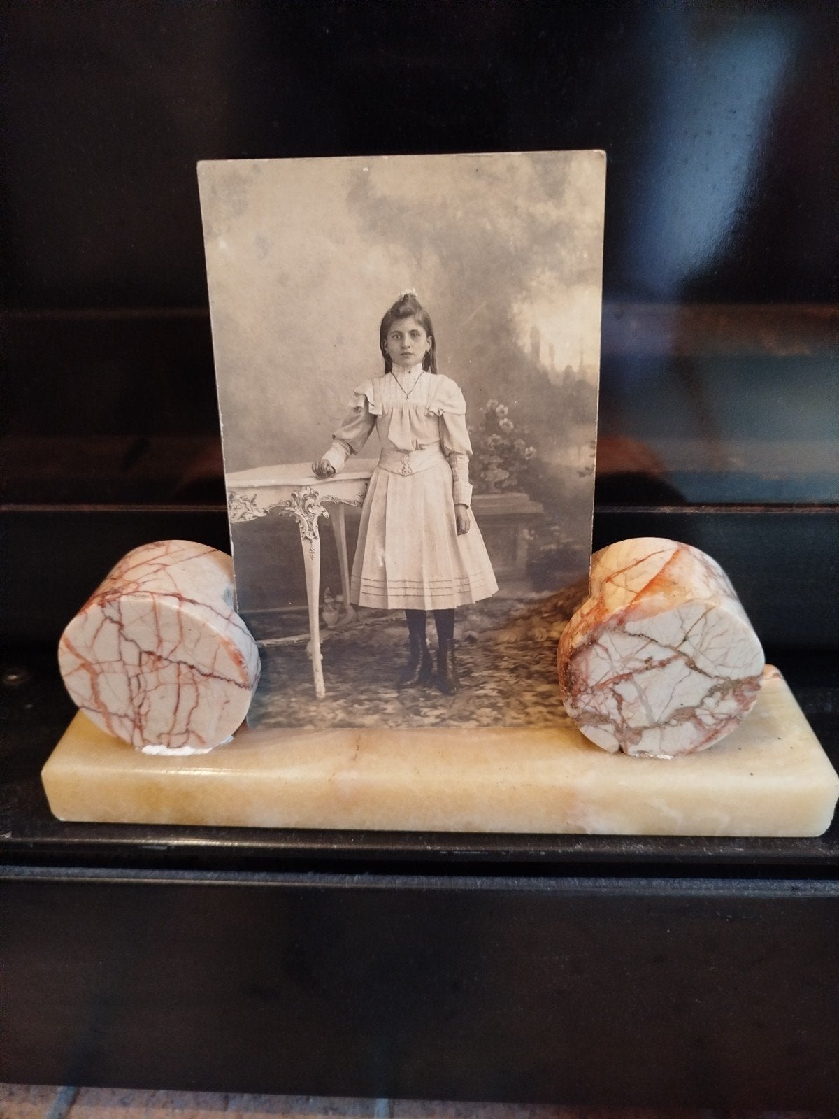 Cadre/porte-photo Art Déco en onyx rose veiné 1930., Enlèvement ou Envoi