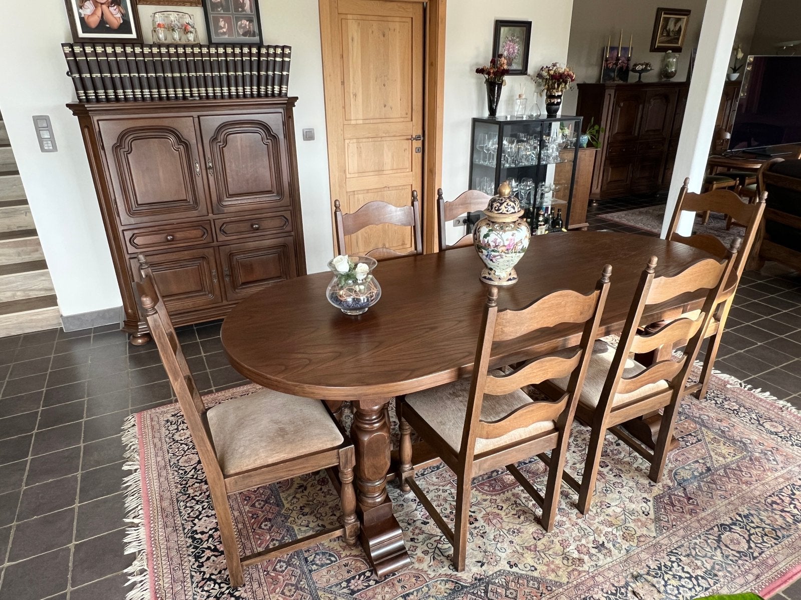 Gratis klassieke kasten, tafels, stoelen, salontafels, Ophalen