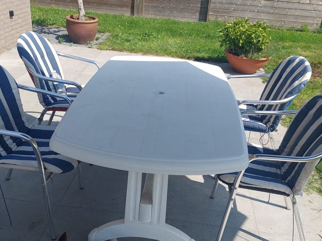 Buiten tafel en stoelen, Ophalen, 4 zitplaatsen, Gebruikt, Aluminium