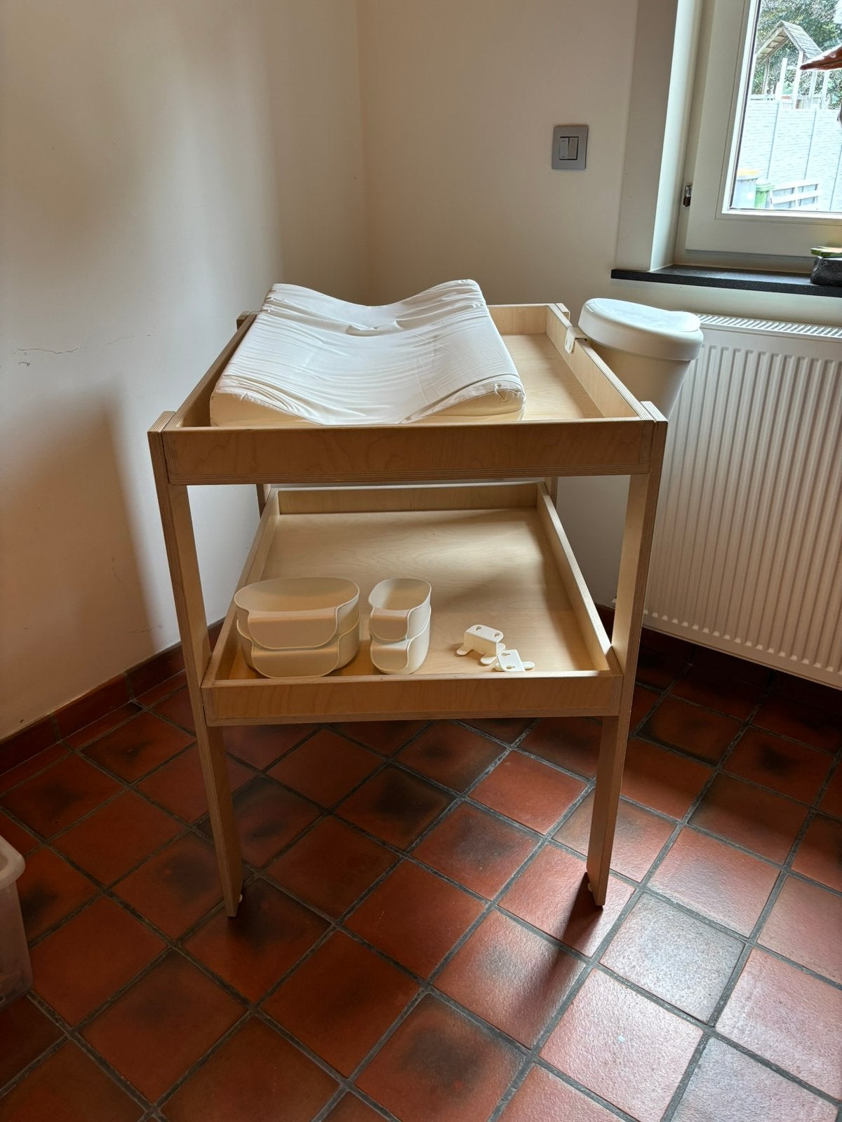 Table de soin en bois, Autres marques, Comme neuf, Enlèvement, Standard