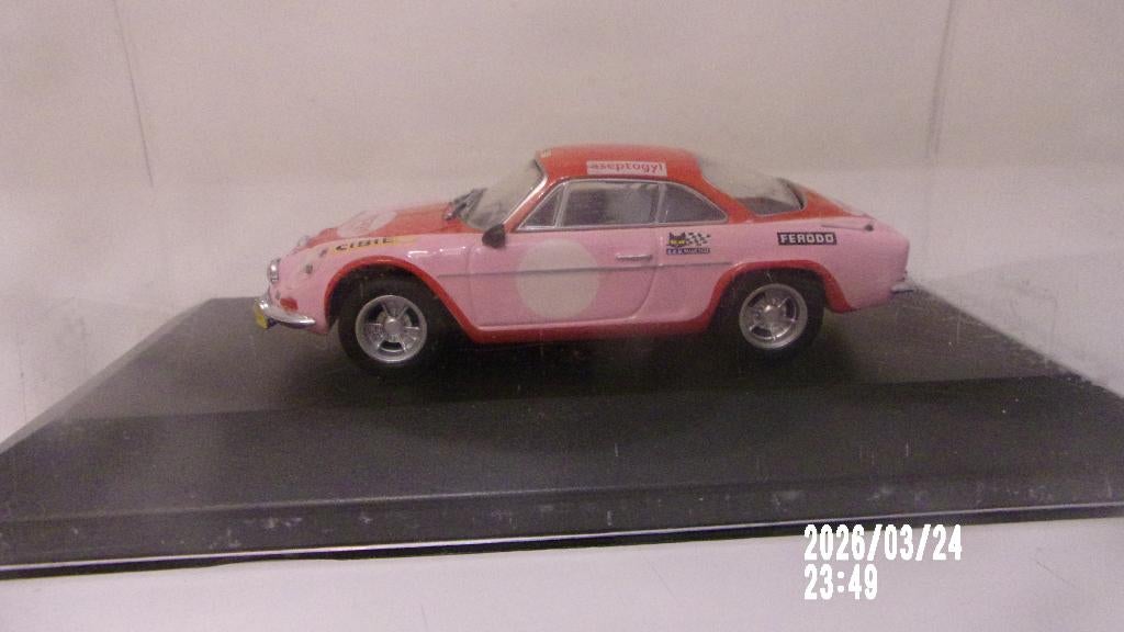 ALPINE A110 BERLINETTE "ASEPTOGYL".1/43 IXO EXC.ETAT,VITRINE, Enlèvement ou Envoi, Comme neuf, Voiture, Autres marques