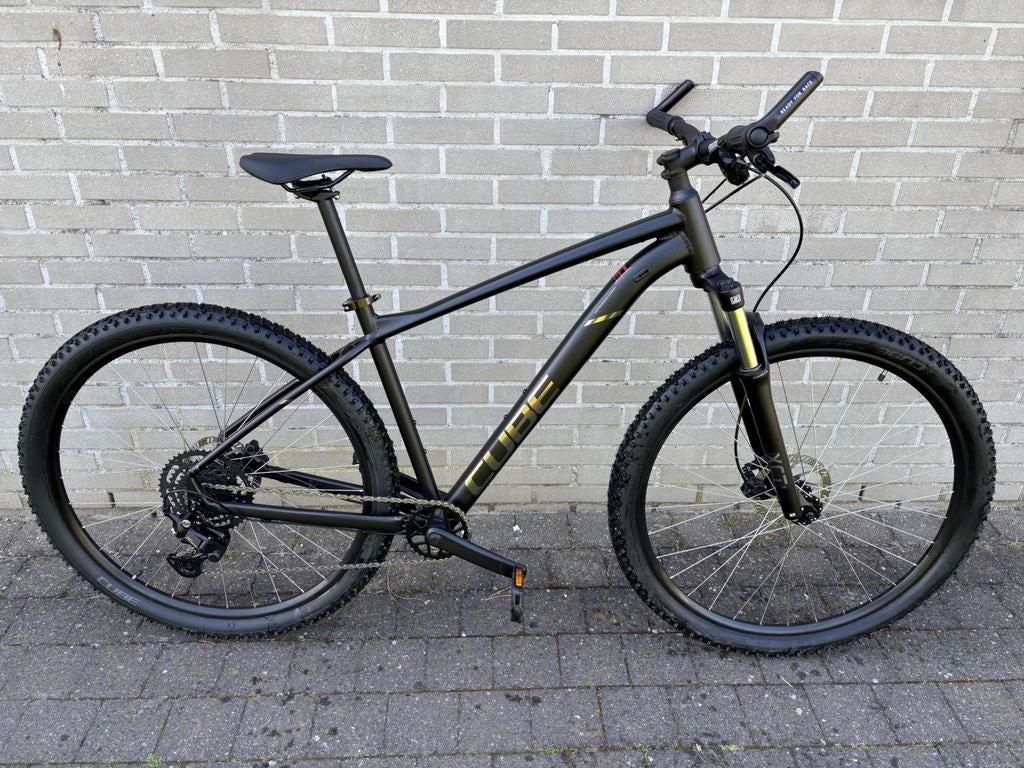 Mountainbike CUBE large nieuwstaat mat zwart, Fietsen en Brommers, Ophalen of Verzenden, Zo goed als nieuw