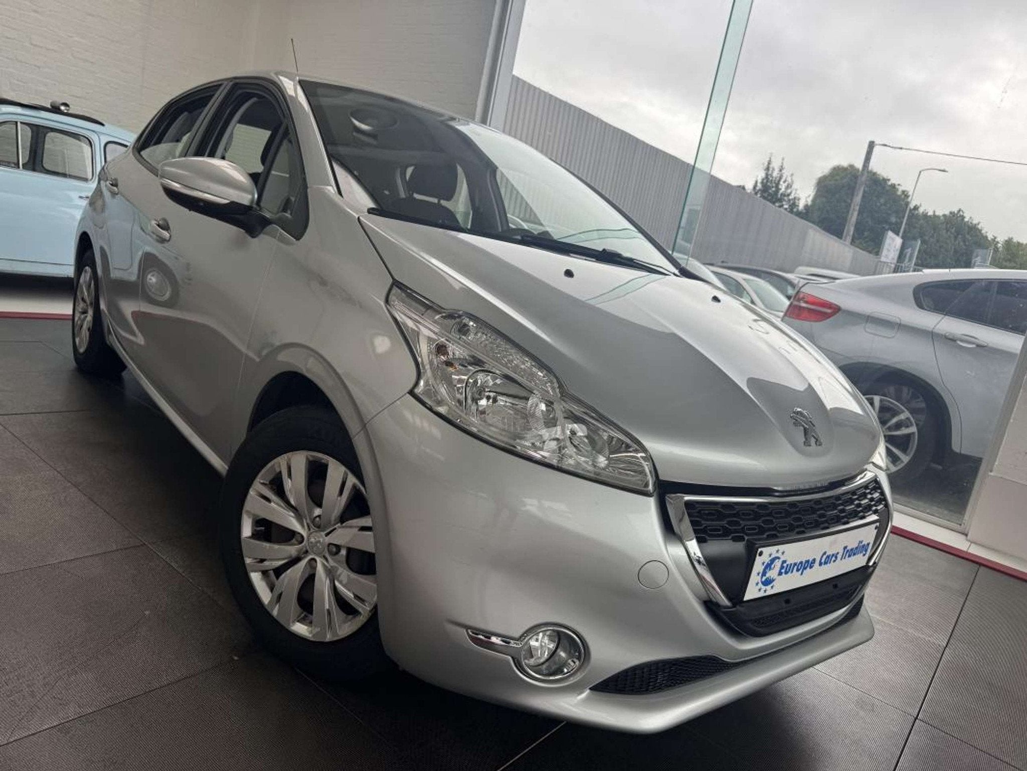 Peugeot 208 81ch DISTRIBUTION OK CLIM GPS GAR 12M (bj 2014), Auto's, Stof, Gebruikt, 1199 cc, https://public.car-pass.be/vhr/af7c2e73-87a8-4e46-a35c-78cfc08f5cb6