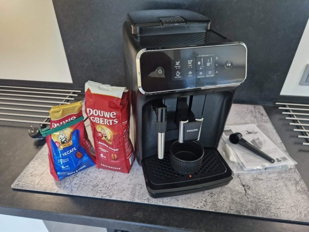 Koffiebonenmachine PHILIPS Series 2200 EP2220/10, Electroménager, Cafetières, Réservoir d'eau amovible, Café en grains, 2 à 4 tasses