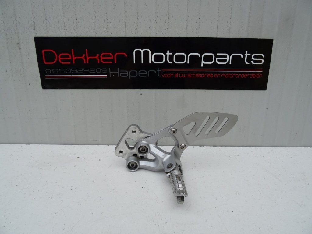 Linker Schetsplaat / Voetsteun Suzuki GSXR750 GSXR600 2006 >, Motoren, Gebruikt, -, -, Ophalen of Verzenden