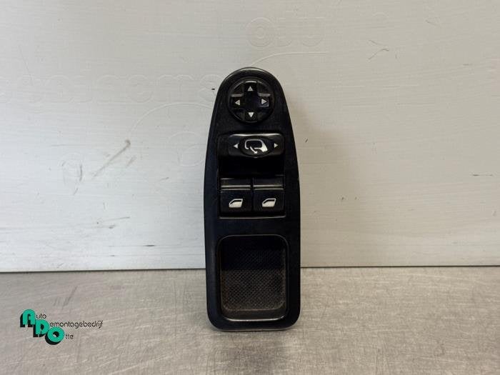 Commutateur vitre électrique d'un Fiat Scudo (Scudo 07-), -, 3 mois de garantie, Utilisé, Fiat