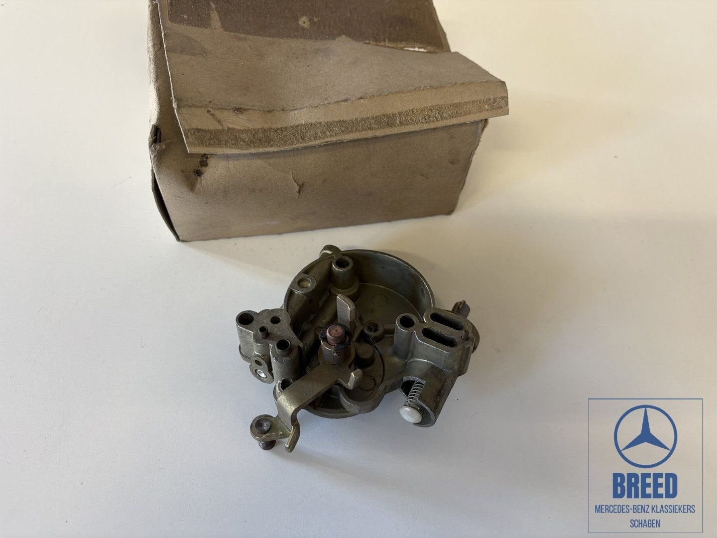 NOS starterhuis Mercedes-Benz W115 200 220 met handchoke, Auto-onderdelen, -, Nieuw, Ophalen of Verzenden, -
