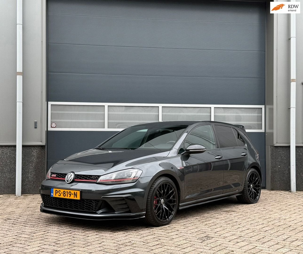 Volkswagen Golf 2.0 TSI GTI Clubsport bj.2017 Navi|DSG|Leder, Autos, Achat, Carnet d'entretien, Noir, Berline