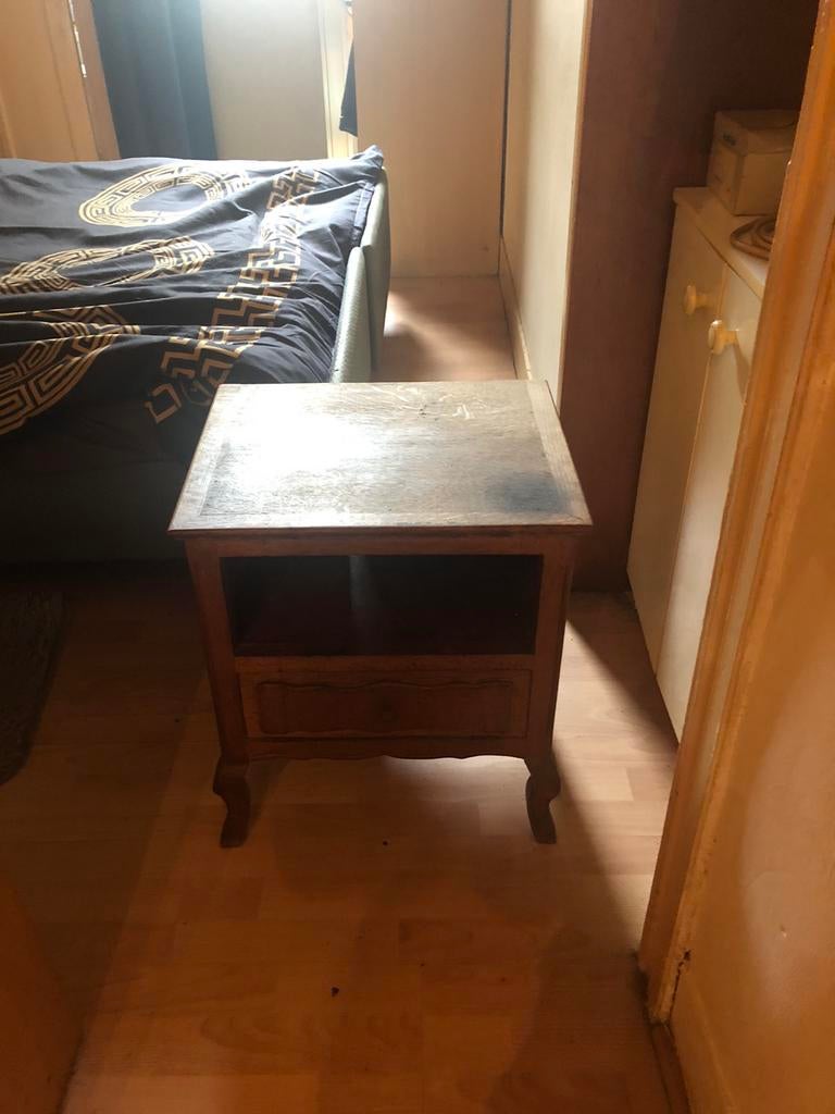 2,tables de nuit en chêne, Enlèvement ou Envoi, Utilisé, Bois, 45 à 65 cm
