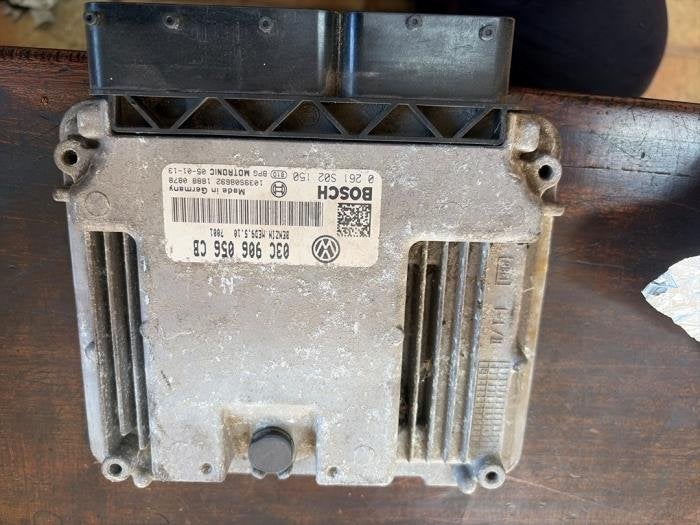 Ordinateur gestion moteur d'un Volkswagen Golf, Autos : Pièces & Accessoires, Volkswagen, -, 3 mois de garantie, Utilisé