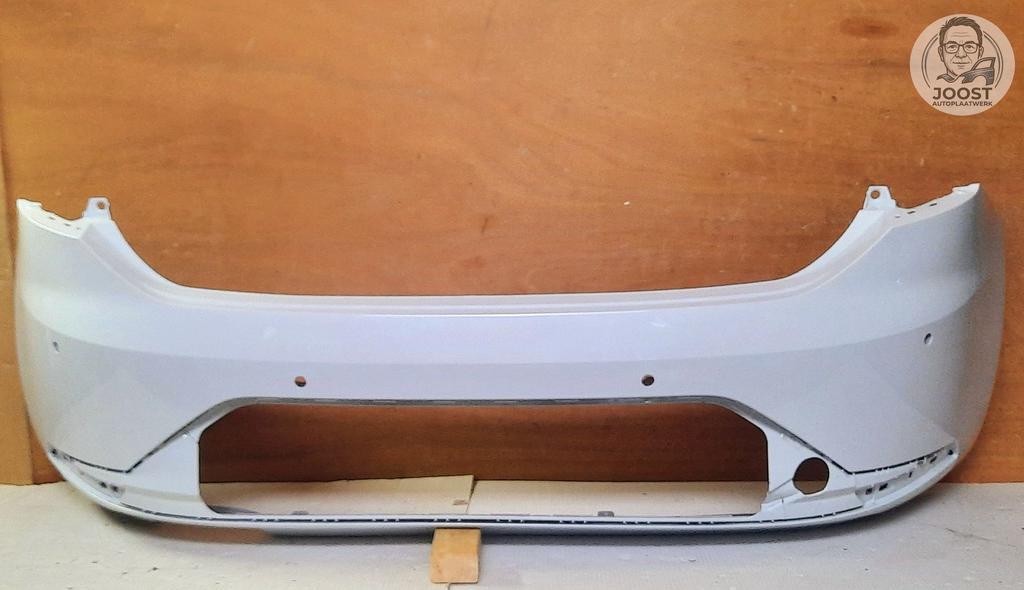 Achterbumper nieuw orgineel Seat Leon FR 13-16 5F0807421B, -Autovia A-2 km 585, 08760 Martorell, Spanje, -Seat S.A., Herkomst onderdeel bekend