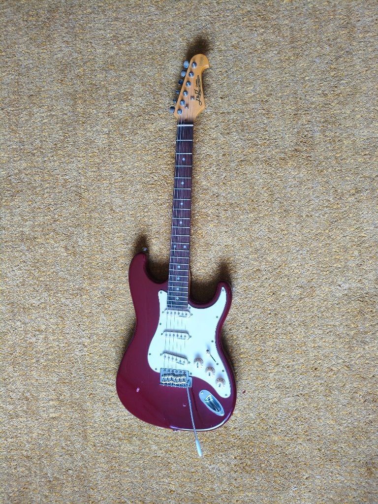 J & D ST Vintage RD — Guitare électrique rouge, Musique & Instruments, Enlèvement, Utilisé, Autres marques
