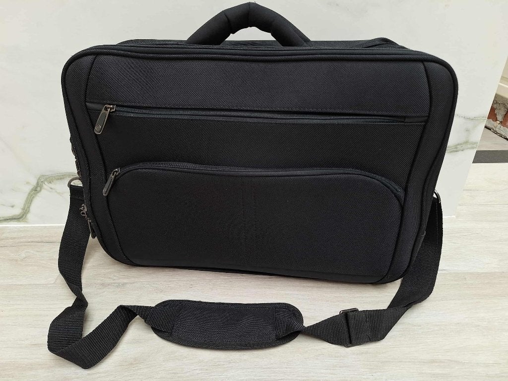 Zeer Degelijke Laptoptas Met Extra Veel Vakken -, Computers en Software, Laptoptassen, Schouderband, Ophalen