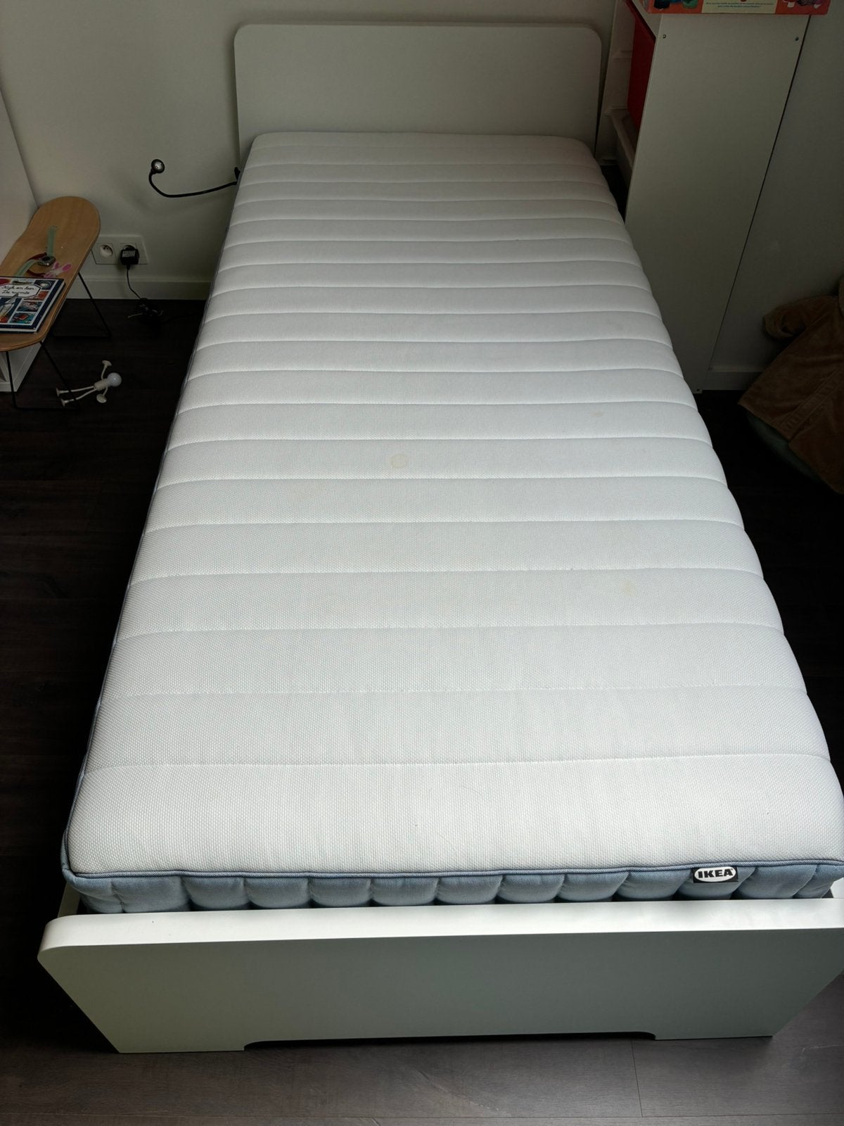 Een persoonsbed Ikea incl matras en lattenbodem, Huis en Inrichting, Slaapkamer | Matrassen en Bedbodems, Ophalen, Gebruikt, 90 cm