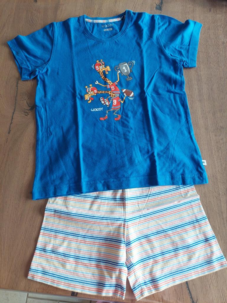 Pyjama Woody jongen - Maat 128, Kinderen en Baby's, Kinderkleding | Maat 128, Nacht- of Onderkleding, Ophalen of Verzenden, Zo goed als nieuw
