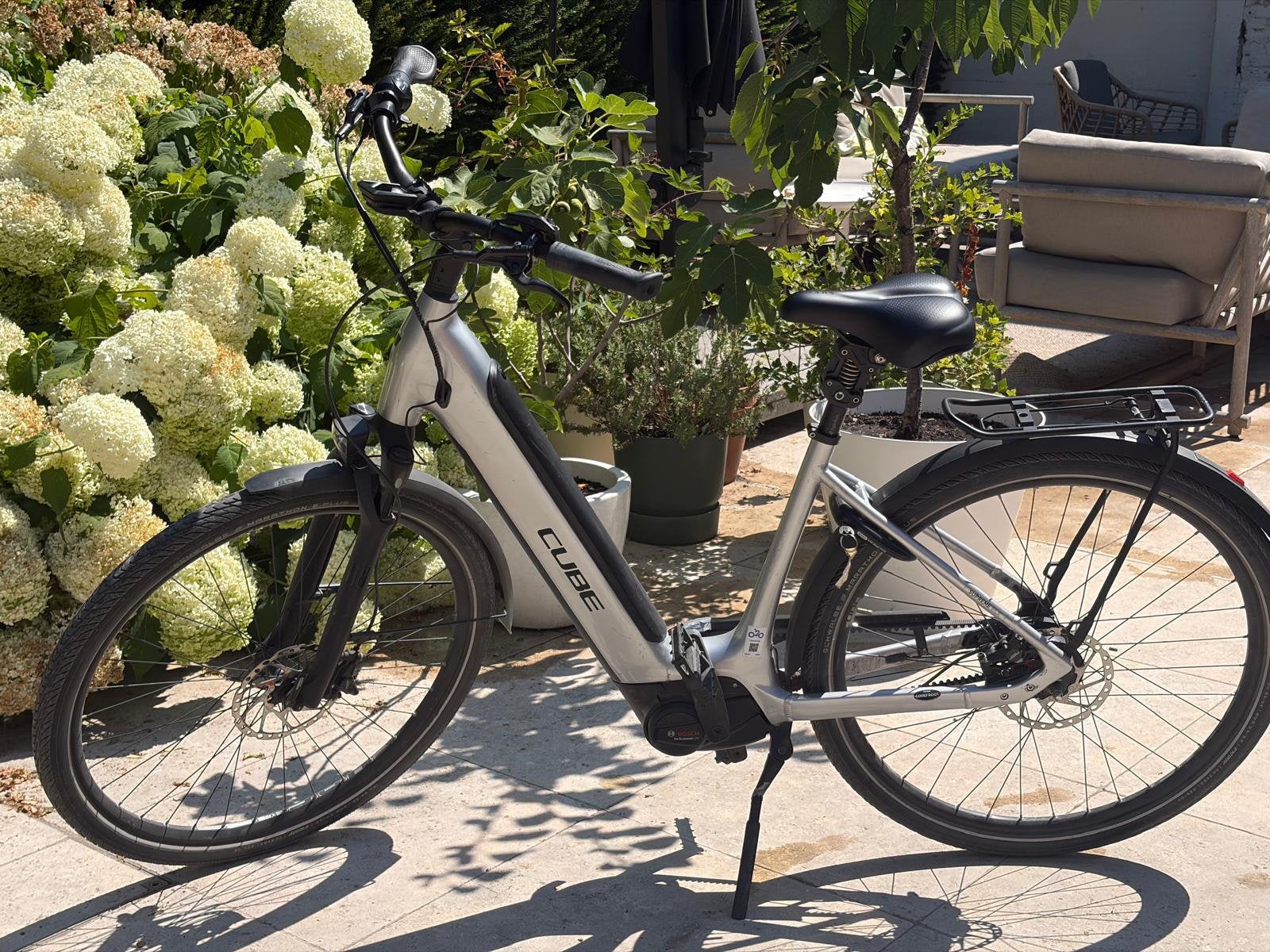 Cube supreme 2023 zilver belt exc medium met riem, Vélos & Vélomoteurs, Vélos électriques, 51 à 55 cm, 50 km par batterie ou plus