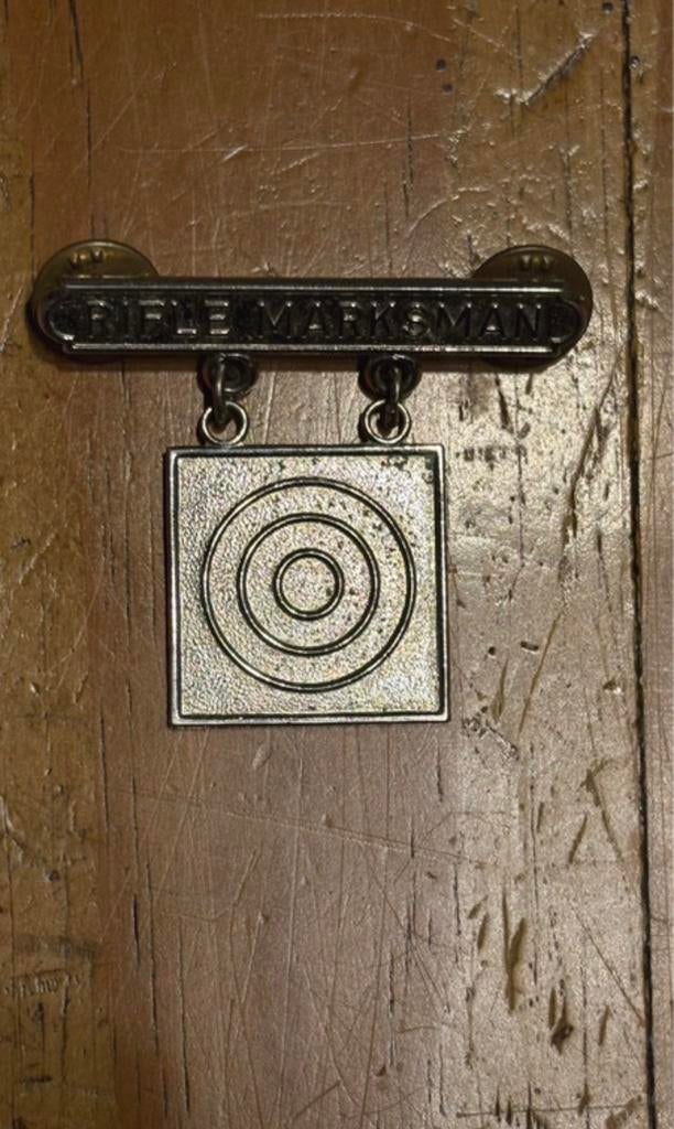 Badge de qualification rifle marksman USMC argent sterling, Verzamelen, Ophalen of Verzenden