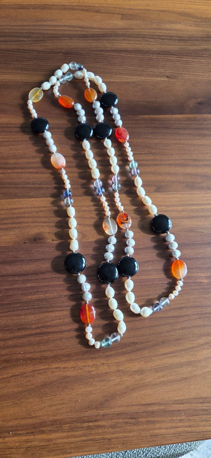 lange ketting met zoetwaterparels en natuursteen., Handtassen en Accessoires, Kettingen, Ophalen of Verzenden, Zo goed als nieuw
