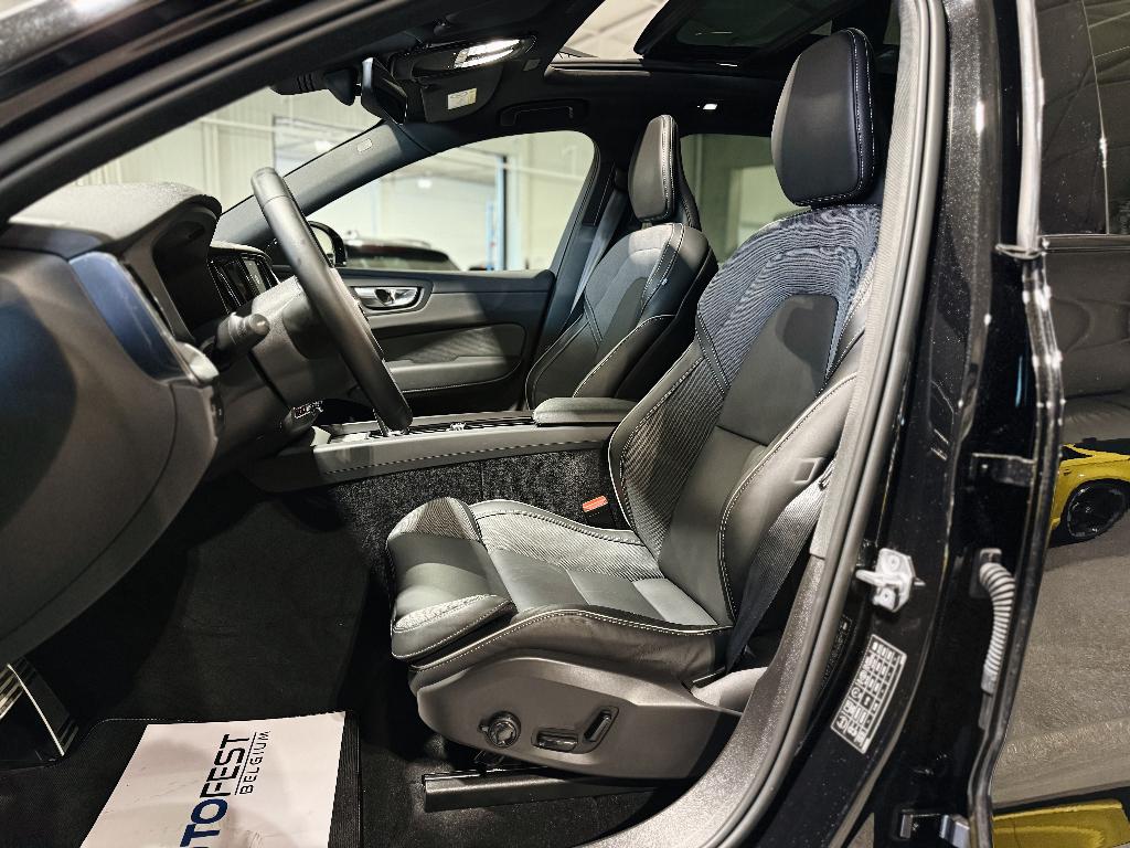 Volvo XC60 B4 Geartronic R-Design « Édition noire - Garantie, Cuir, Euro 6, Entreprise, Garantie prolongée