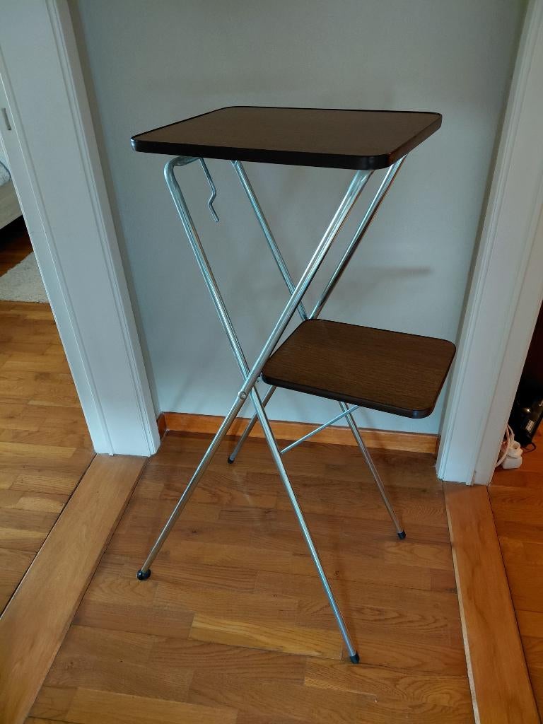 STOELTJE VOOR PROJECTOR, Ophalen, Gebruikt, Met scherm