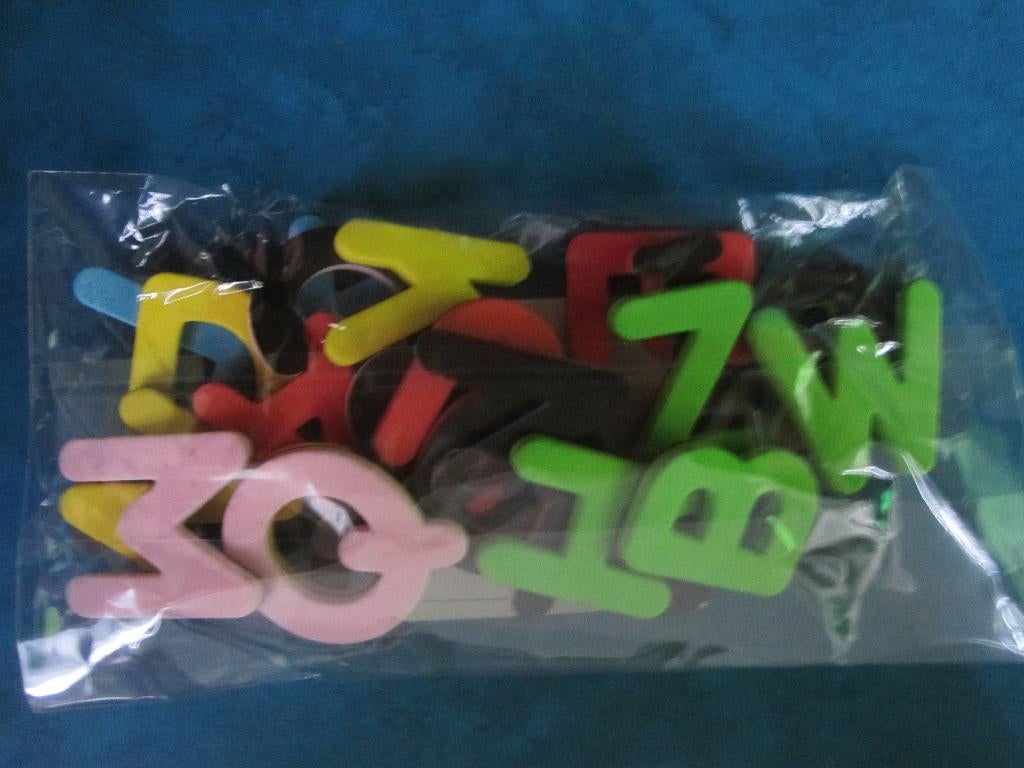 Magnetische koelkast letters (26 verschillende letters) nieu, Ophalen of Verzenden, Nieuw, Taal en Lezen