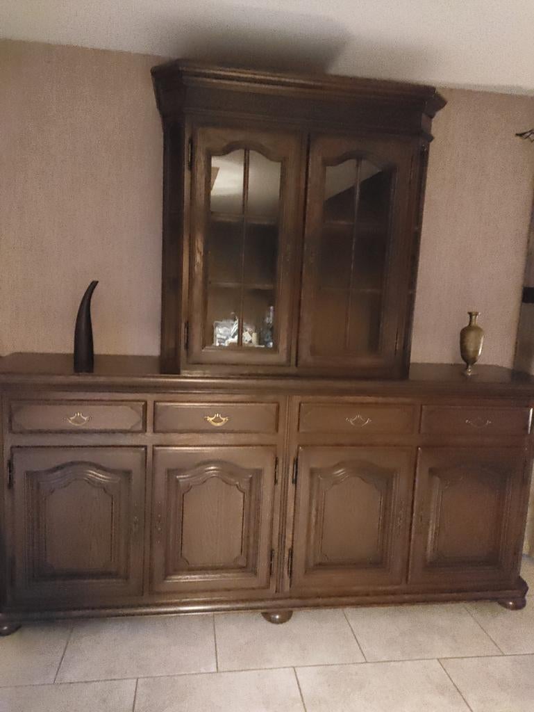 Vitrine et buffet, Enlèvement