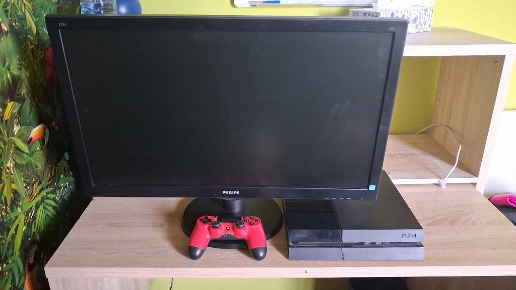 Ps4 met 1 controller en monitor, Games en Spelcomputers, Ophalen, Met 1 controller, Original, 500 GB