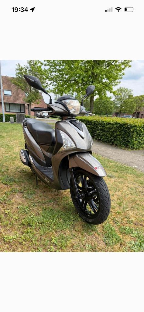 Scooter Sym 50cc b klasse, Fietsen en Brommers, Scooters | Piaggio, Ophalen, Zo goed als nieuw