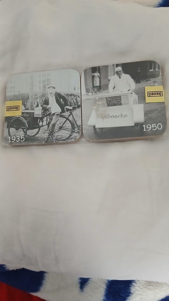 4 complete set van 4 glazen onderzetters van het merk, Verzamelen, Verzenden