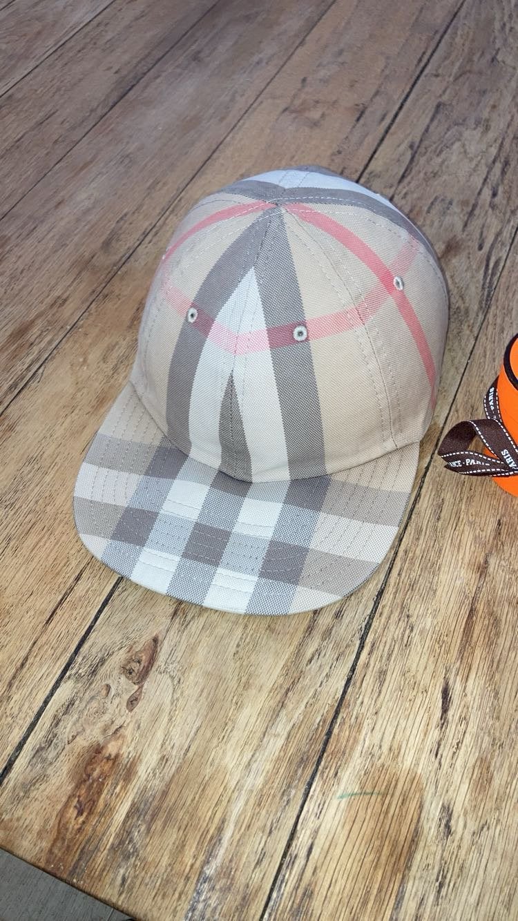 Casquette burberry casquette gucci, Enlèvement, Comme neuf, Casquette