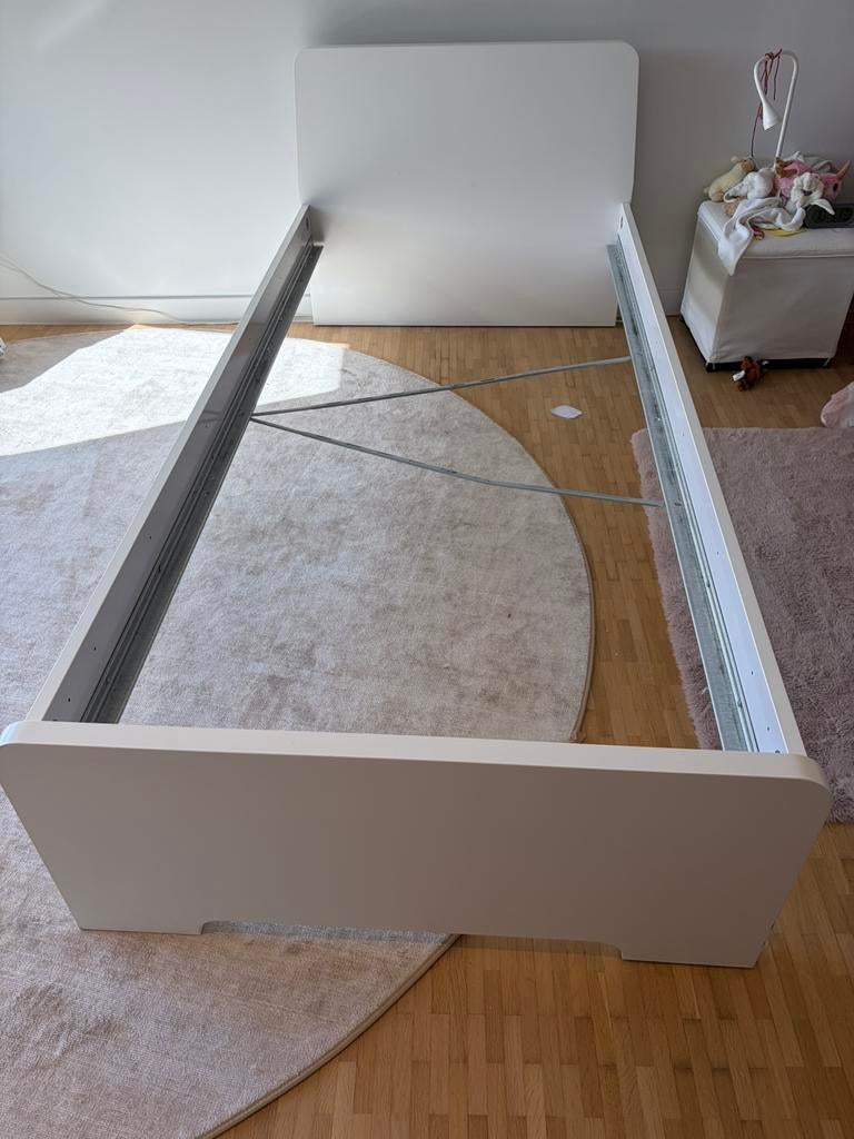 Bed Ikea - enkel - wit - 90x200, Huis en Inrichting, Slaapkamer | Bedden, Ophalen, 90 cm, Eenpersoons, Wit