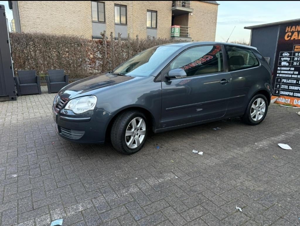 Volkswagen polo automaat benzin met weinig km, Auto's, Volkswagen, Automaat, Bedrijf, 5 zetels, 1400 cc