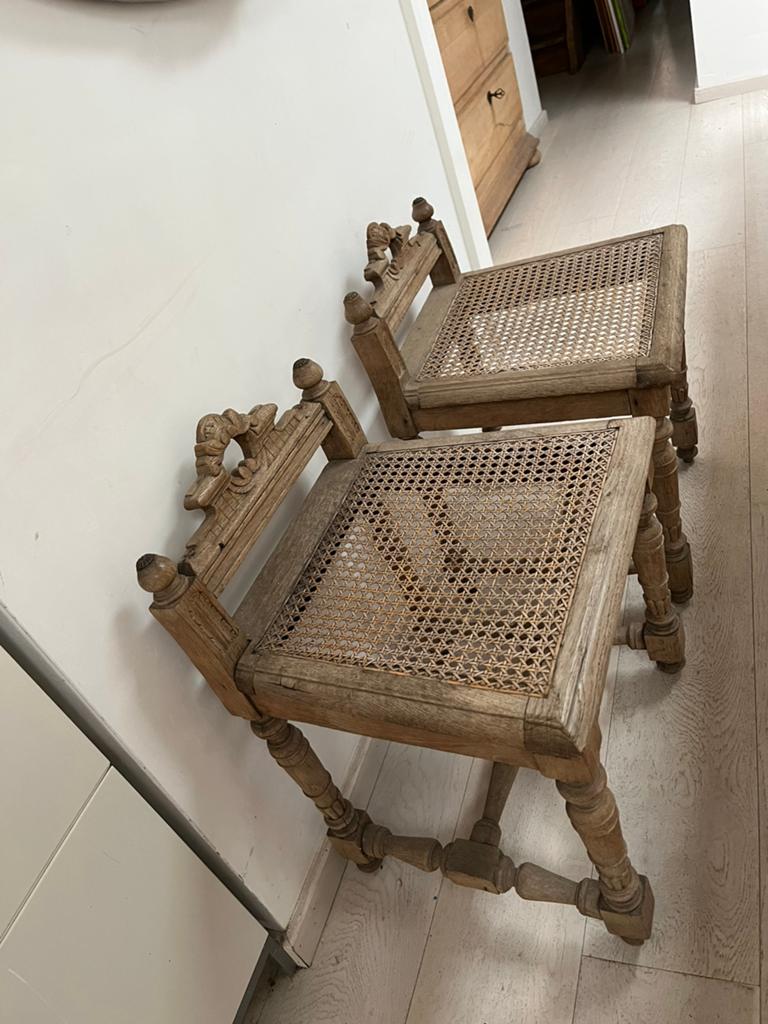 2, Heel oude stoelen met gevlochten zitvlak, Antiek en Kunst, Ophalen