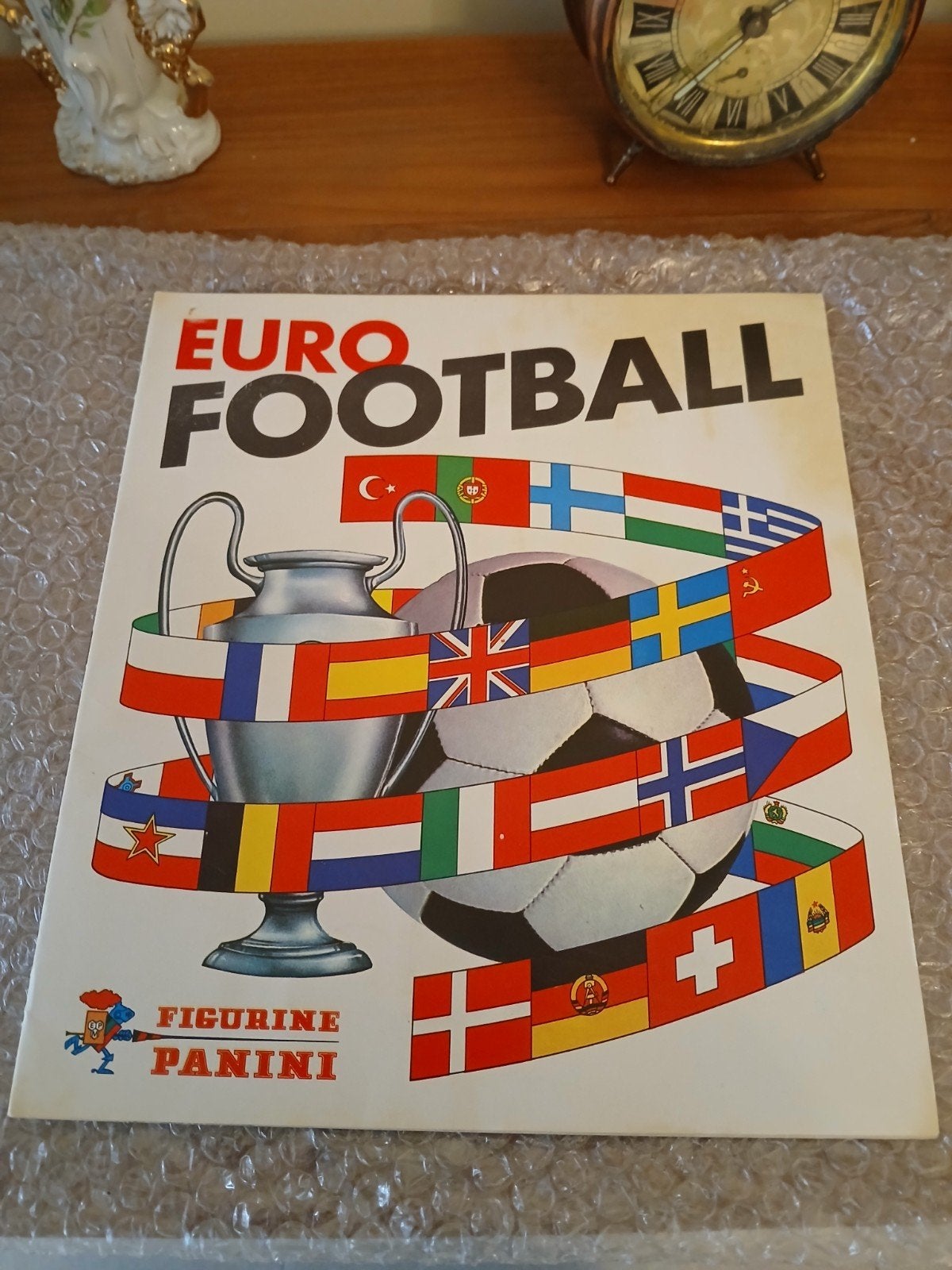panini album complet euro 1976/77, Enlèvement ou Envoi, Comme neuf, Autocollants et Photos
