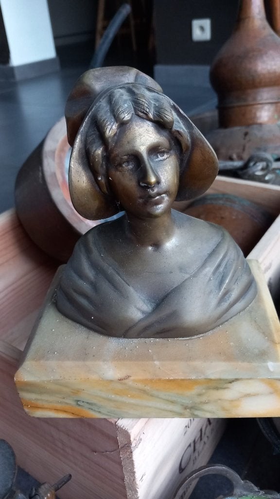 Ancien Buste de Jeune Femme en Costume Traditionnel, Sur socle, Enlèvement, Femme, Métal
