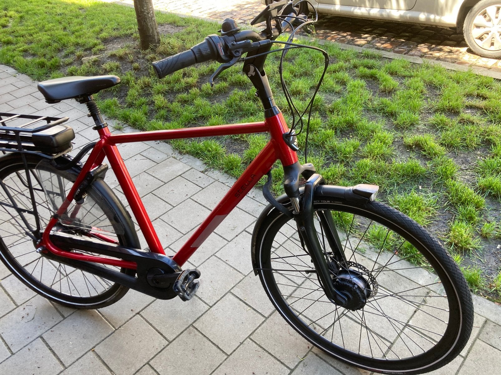 Te koop: Stella Vicenza Red FDST RTE21 electrische fiets, Fietsen en Brommers, Elektrische fietsen, Zo goed als nieuw, Ophalen