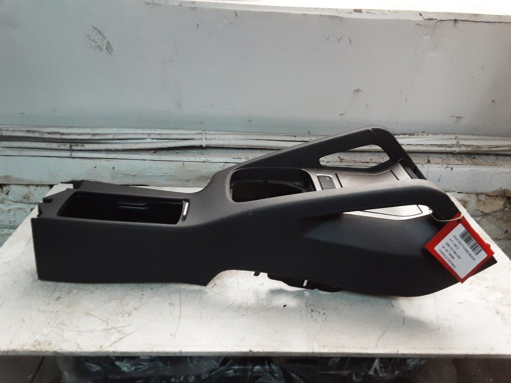 CONSOLE CENTRALE Volkswagen Golf V (1K1) (1K0863243A), Volkswagen, Mevr. I. Hauben, Utilisé, Rue de l'Espoir 34 34
4030  GRIVEGNÉE, BE